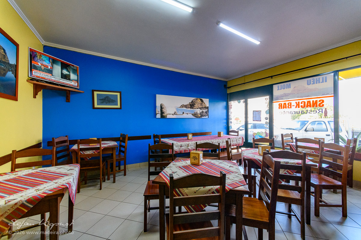 Gastraum in der Snack-Bar Ilheu Mole in Porto Moniz