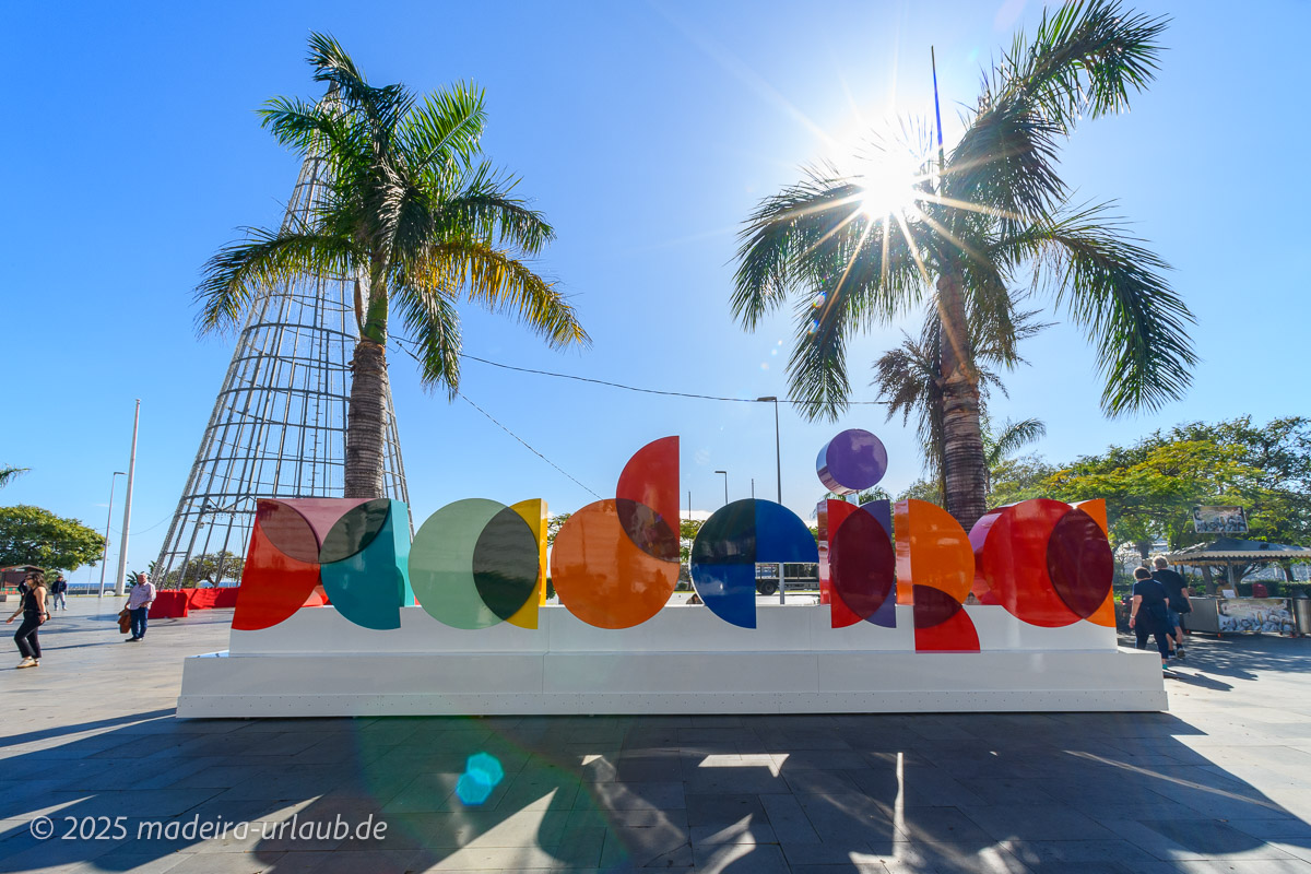 Logo und Wahrzeichen von Madeira an der Marina