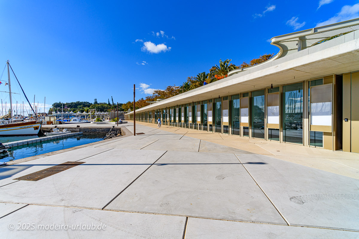 neue Gastronomieanlage in der Marina Funcal