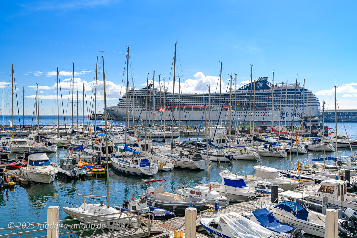 Yachtafen von Funchal mit Kreuzfahrtschiff