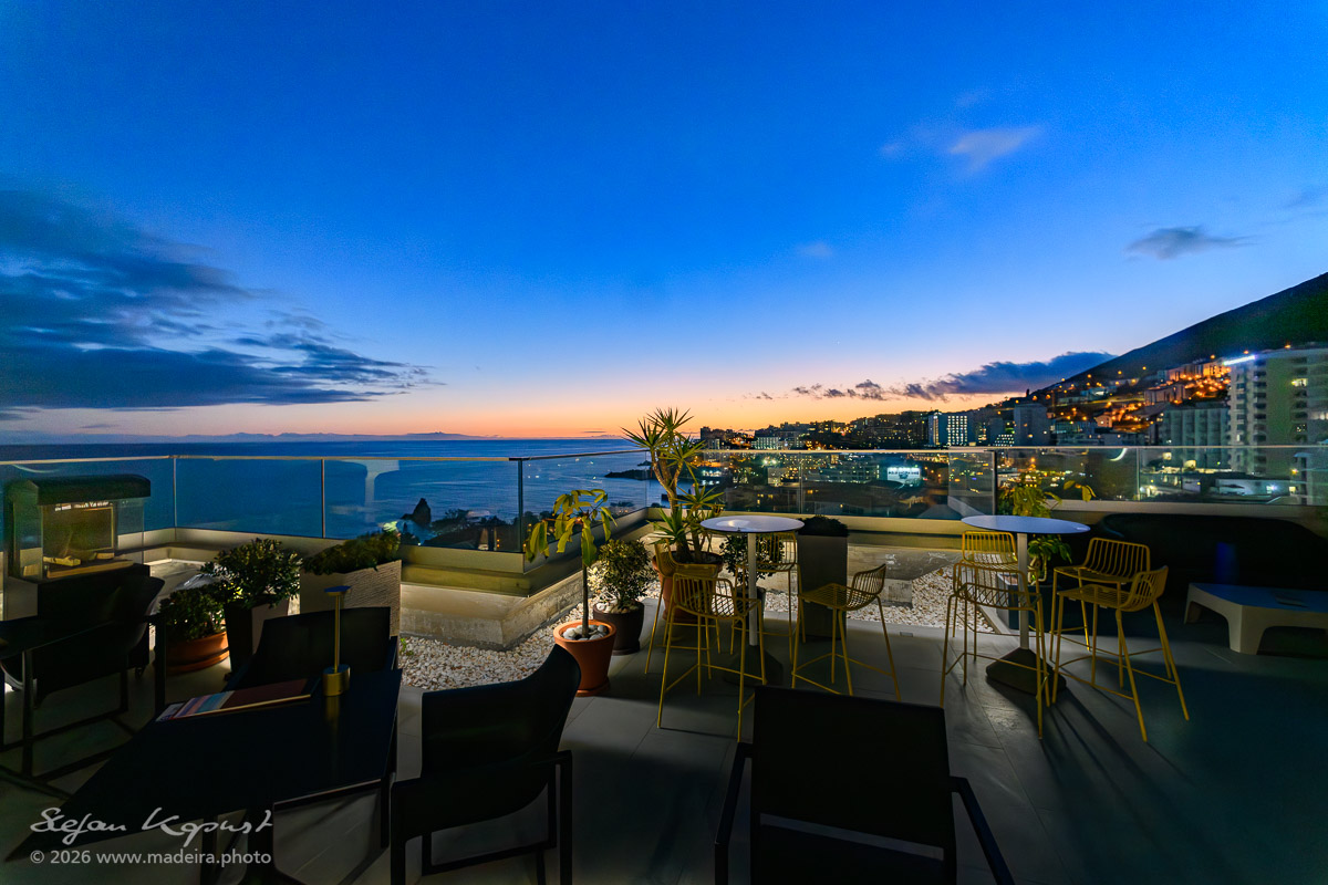 Sonnenuntergang auf der Dachterrasse des Allegro Madeira