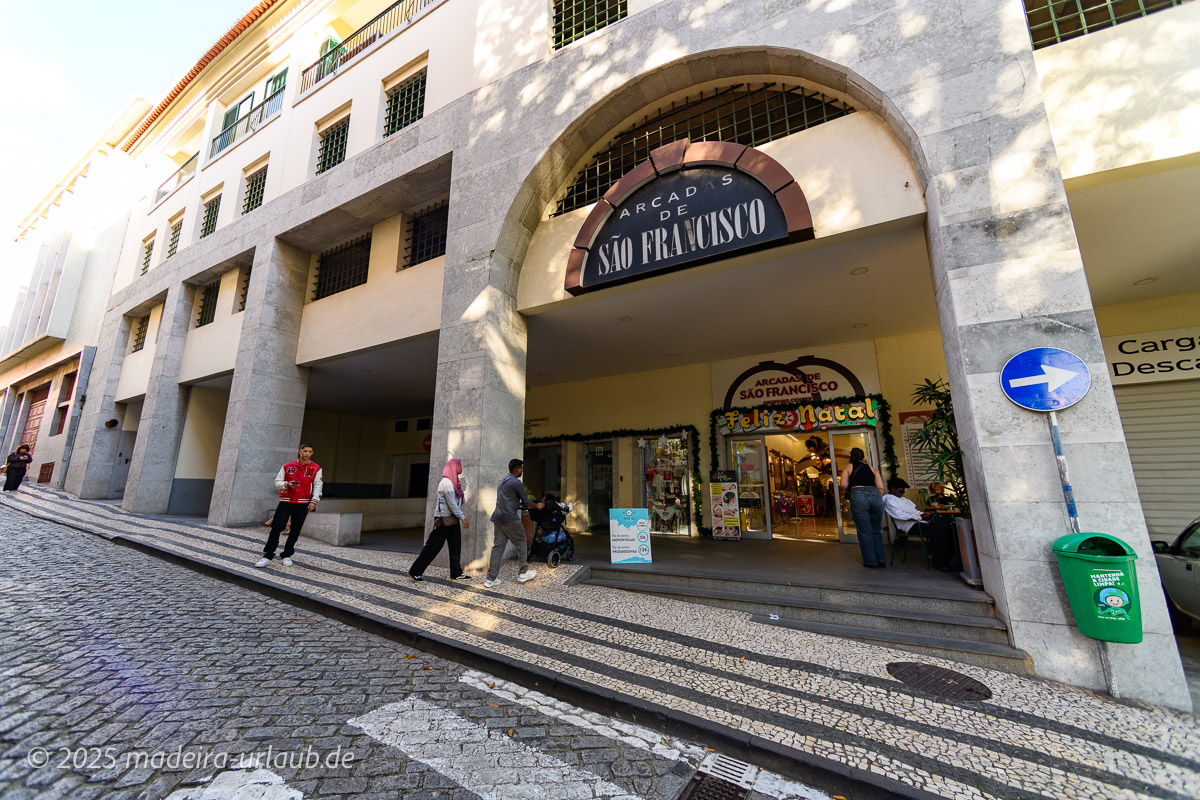 Eingang des Fala Fala im São Francisco