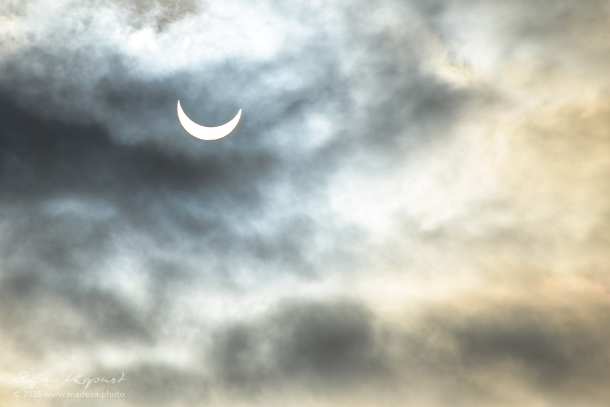 Sonnenfinsternis mit Sichel über Madeira
